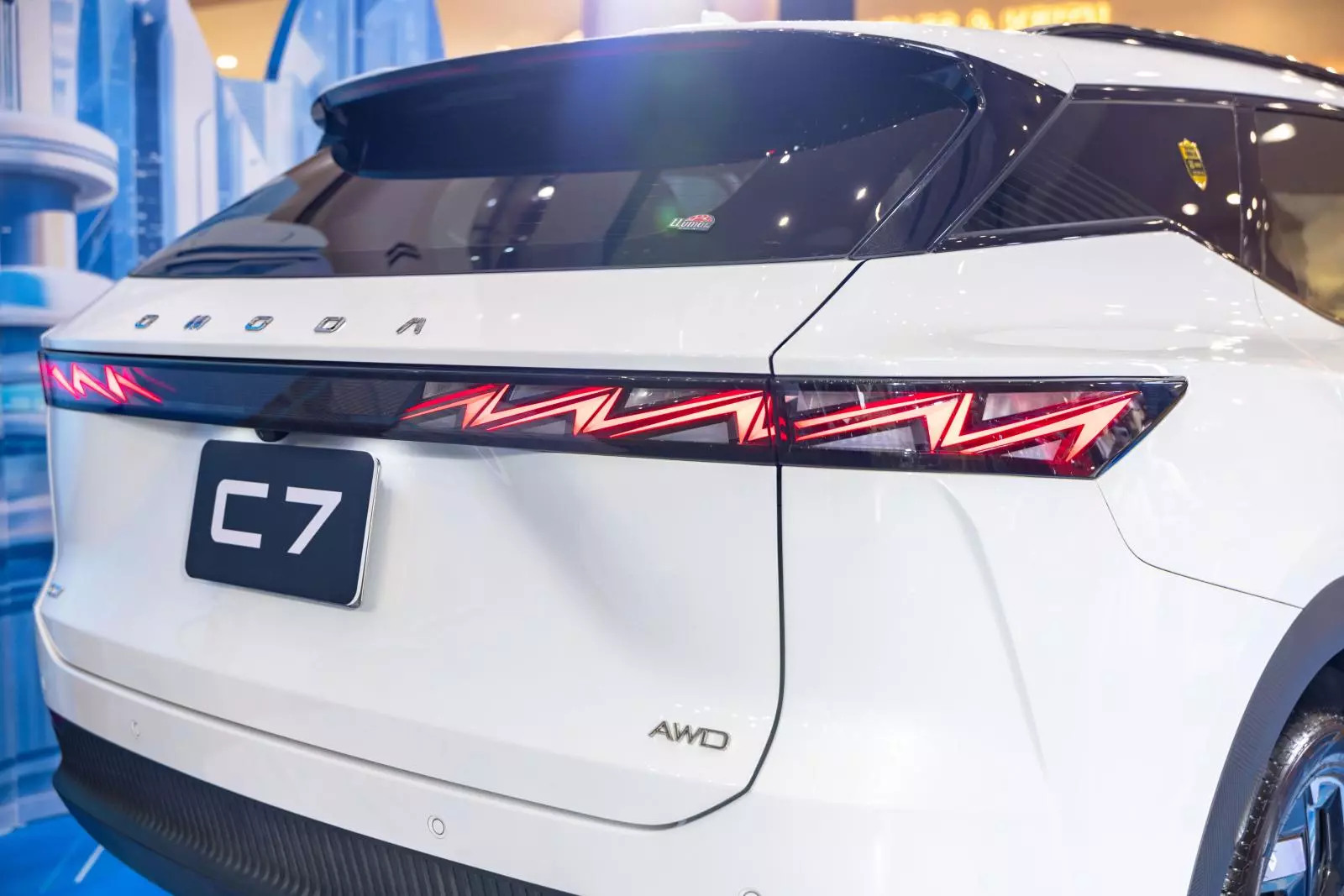 Cụm đèn hậu Omoda C7 .