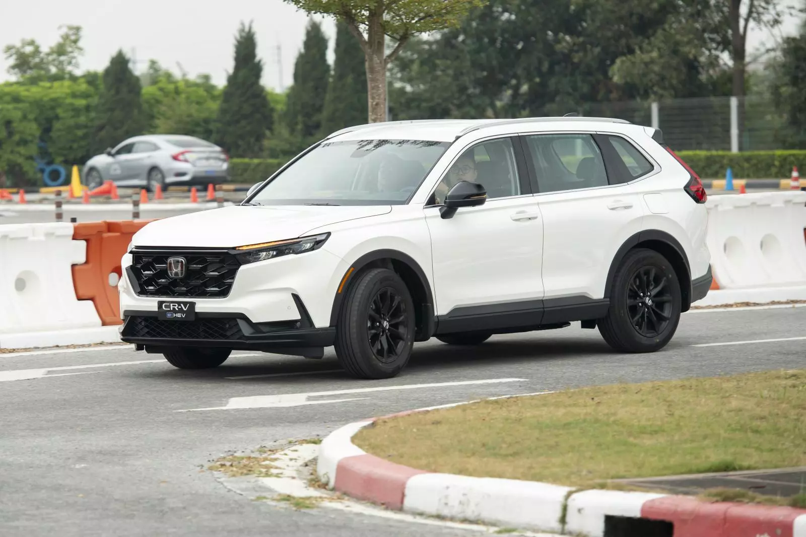 Giá xe Honda CR-V e:HEV 2026.