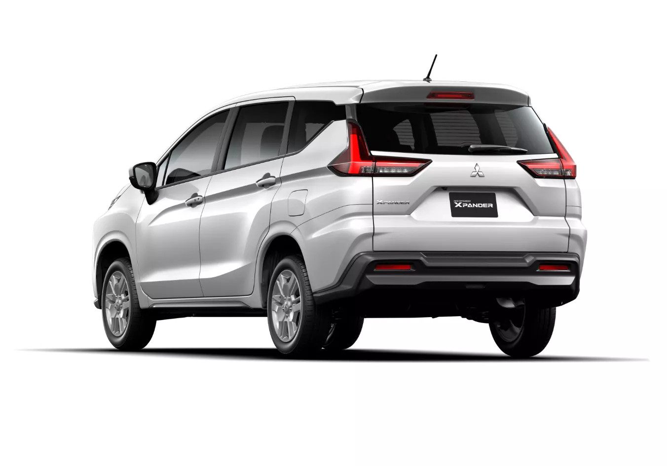 Chiều dài tổng thể và khoảng sáng gầm của Mitsubishi Xpander MT 2026 đều gia tăng Chiều dài tổng thể và khoảng sáng gầm của Mitsubishi Xpander MT 2026 đều gia tăng.