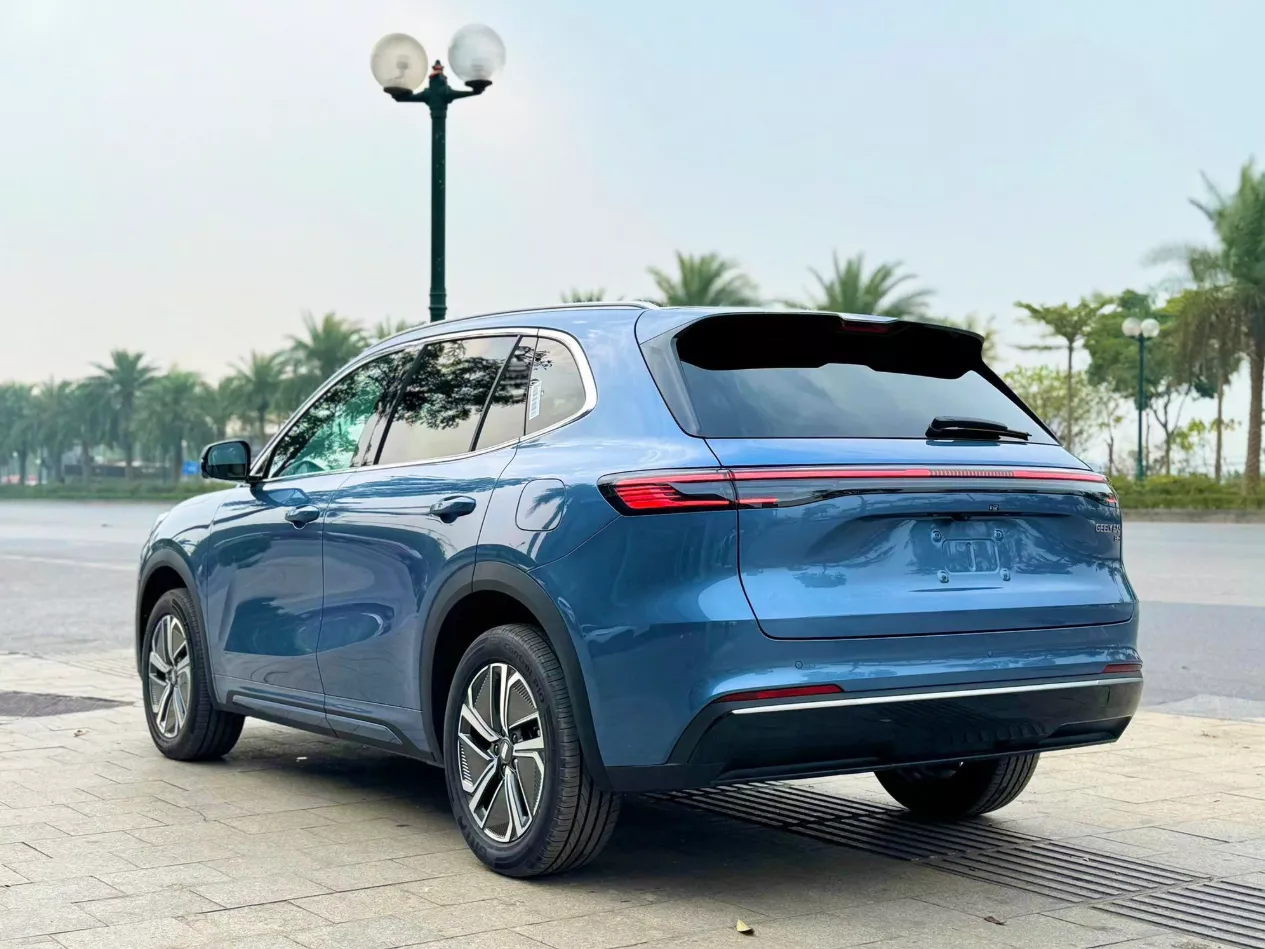  vận hành Geely EX5 EM-i.