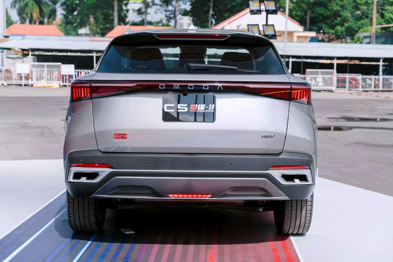 logo HEV nhận diện phiên bản hybrid thế hệ mới.