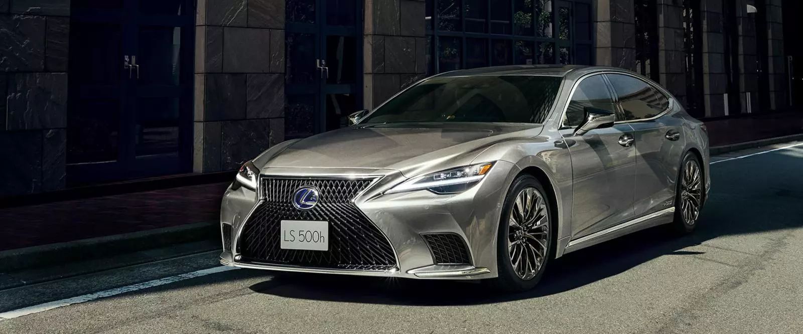 Lexus LS 2026.