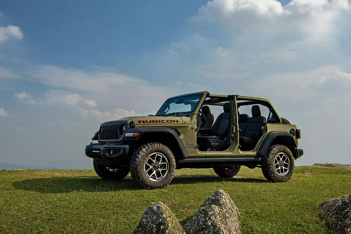 Wrangler có khả năng mở toàn cảnh linh hoạt.