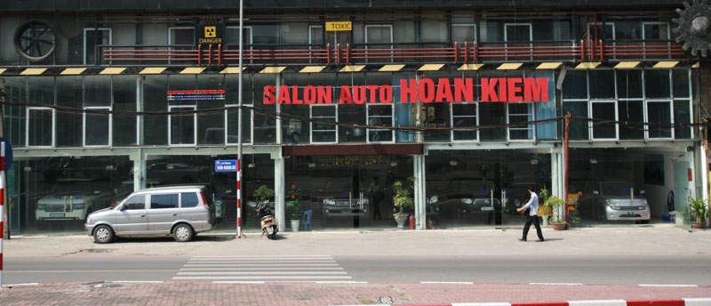 Salon Auto Hoàn Kiếm (1)