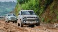 Đánh giá xe Land Rover Defender 2022: Đường càng khó, lái càng thích