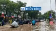 Kỹ năng lái xe ô tô an toàn qua vùng ngập nước: Ứng dụng ngay để tránh gặp 'hạn' thủy kích