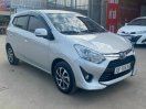 Màu bạc, xe nhập số sàn, giá 295tr