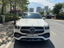 Màu trắng, nội thất đen