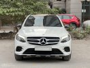 Xe màu trắng