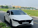 Màu trắng, giá 679tr