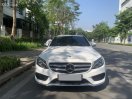 Fulloptions, biển HN, màu trắng nội thất đỏ trẻ trung và sang trọng