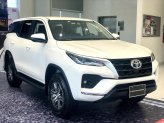 Toyota Fortuner 2022 - Tặng ngay một phần phí trước bạ, đủ màu, giao ngay, chỉ 270tr nhận xe