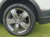 Volkswagen Tiguan Elegance 2021 - Màu trắng Châu Âu tuyệt đẹp, sẵn giao ngay 2.0 Turbo SUV 7 chỗ gầm cao cho gia đình, dẫn động 2 cầu