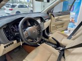 Mitsubishi Outlander 2017 - Xe màu nâu