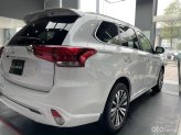 Mitsubishi Outlander 2.0 CVT 2024 - Ưu đãi tốt, tặng gói phụ kiện, giá tốt giao ngay
