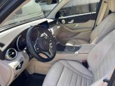 Mercedes-Benz GLC 300 4Matic 2021 - Màu đen, nội thất kem