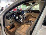 Mercedes-Benz C200 Exclusive 2022 - Màu trắng, nội thất kem