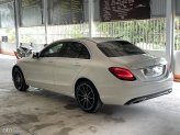Mercedes-Benz C200 Exclusive 2022 - Màu trắng, nội thất kem