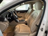 Mercedes-Benz C200 Exclusive 2022 - Màu trắng, nội thất kem