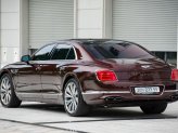 Bentley Flying Spur V8 2021 - Xe màu đỏ