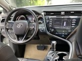 Toyota Camry 2.5Q 2020 - Nhập Thái, màu trắng