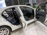 Toyota Camry 2.5Q 2020 - Nhập Thái, màu trắng