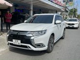 Mitsubishi Outlander 2.0 CVT Premium 2022 - Đi chuẩn 10 ngàn kilomet