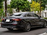 Mercedes-Benz E300 AMG 2021 - Cần bán xe màu đen