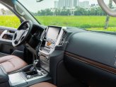 Toyota Land Cruiser VX 4.6 V8 2020 - Xe màu đen, xe nhập