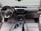 Toyota Hilux 2.4E 4×2 AT 2021 - Xe còn rất mới