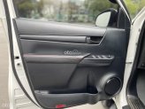Toyota Hilux 2.4E 4×2 AT 2021 - Xe còn rất mới
