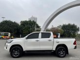 Toyota Hilux 2.4E 4×2 AT 2021 - Xe còn rất mới