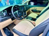 Kia Sedona 2.2 DAT 2016 - Trang bị: cam hành trình, ghế da cao cao cấp, gương hậu tự động chóng chói,  vô lăng 3 chấu