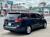 Kia Sedona 2.2 DAT 2016 - Trang bị: cam hành trình, ghế da cao cao cấp, gương hậu tự động chóng chói,  vô lăng 3 chấu