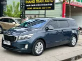 Kia Sedona 2.2 DAT 2016 - Trang bị: cam hành trình, ghế da cao cao cấp, gương hậu tự động chóng chói,  vô lăng 3 chấu