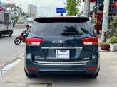 Kia Sedona 2.2 DAT 2016 - Trang bị: cam hành trình, ghế da cao cao cấp, gương hậu tự động chóng chói,  vô lăng 3 chấu