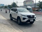 Toyota Fortuner 2.4 AT 4x2 Legender 2022 - Máy dầu số tự động 1 cầu 2WD đi đúng 25 ngàn kilomet
