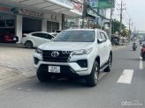 Toyota Fortuner 2.4 AT 4x2 Legender 2022 - Máy dầu số tự động 1 cầu 2WD đi đúng 25 ngàn kilomet
