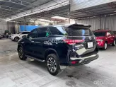 Toyota Fortuner 2.4 AT 4x2 Legender 2022 - Chạy đúng 8.000km, hỗ trợ trả góp từ 450tr