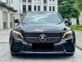 Mercedes-Benz C300 AMG 2021 - Giá 1 tỷ 330 triệu