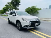 Mitsubishi Outlander 2.0 CVT Premium 2018 - Xe đẹp, giá tốt, trang bị full options