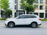Mitsubishi Outlander 2.0 CVT Premium 2018 - Xe đẹp, giá tốt, trang bị full options