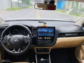 Mitsubishi Outlander 2.0 CVT Premium 2018 - Xe đẹp, giá tốt, trang bị full options