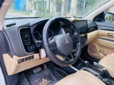 Mitsubishi Outlander 2.0 CVT Premium 2018 - Xe đẹp, giá tốt, trang bị full options