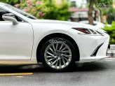 Lexus ES 250 2022 - Giá 2 tỷ 360tr