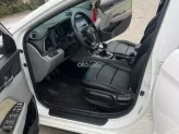 Hyundai Elantra 1.8 MT 2017 - Tên tư nhân, Xe chất, không lỗi, máy số keo chỉ zin. Màn hình, camera đủ Nội ngoại thất xuất sắc