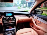 Mercedes-Benz C180 AMG 2019 - Nội thất kem chạy 7 vạn km.