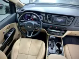 Kia Sedona 3.3 GATH 2020 - Xe màu xanh - Nội thất kem