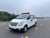Hyundai Grand Starex 2.4 MT 2017 - Bán Starex cứu thương đời 2017, máy dầu, một chủ từ mới