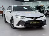 Toyota Camry 2.0Q 2023 - Xe Màu Trắng Ngọc Trai - Nội thất Kem